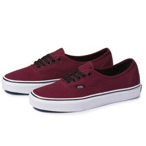 Vans sneakers bnwt size 4.5  Men or 6 women